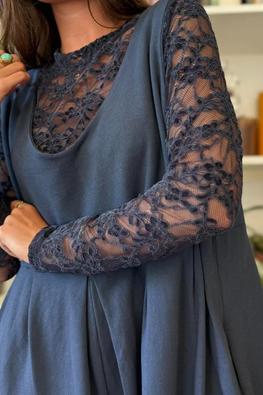 Lace Body Skim Top Navy